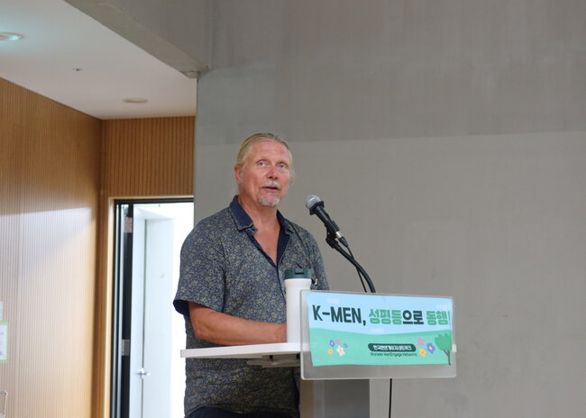 Jens&#x20;van&#x20;Tricht&#x20;KMEN&#x20;Launch&#x20;2025