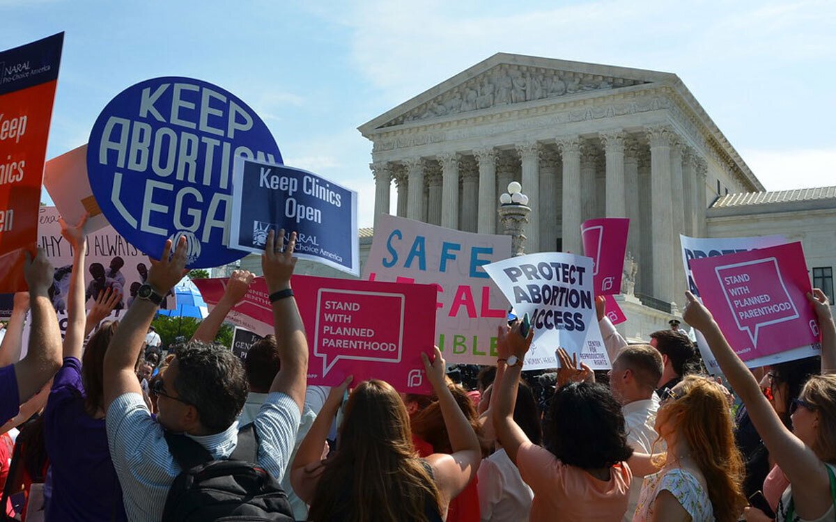 Urgent&#x20;response&#x20;to&#x20;the&#x20;decision&#x20;of&#x20;the&#x20;Supreme&#x20;Court&#x20;of&#x20;the&#x20;United&#x20;States&#x20;to&#x20;overturn&#x20;Roevs&#x20;Wade